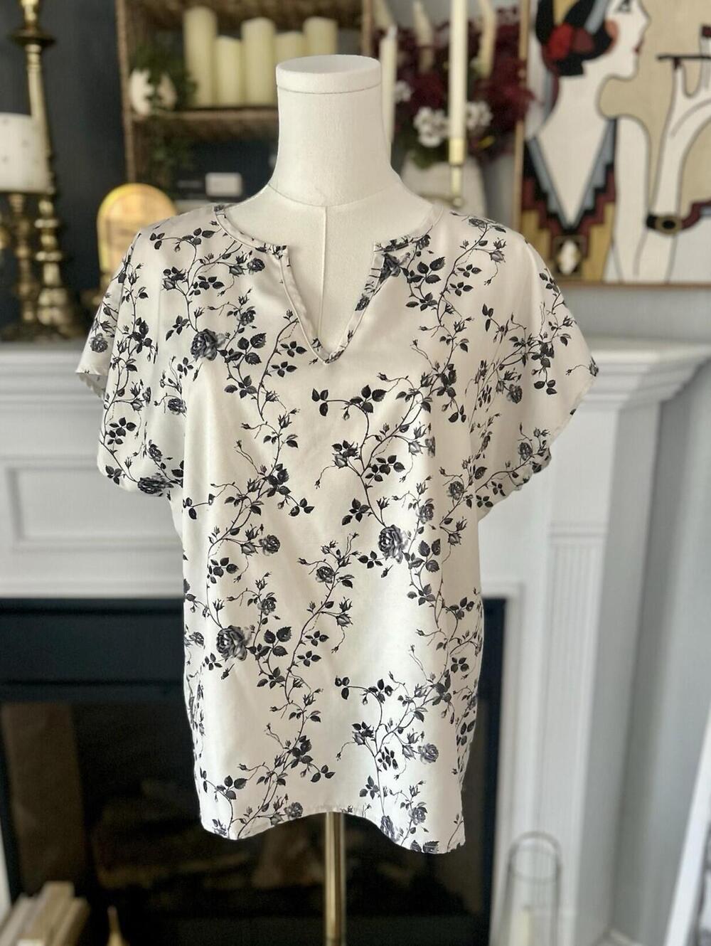 SHEIN Women’s Silky Floral Blouse Black & Ivory Size Medium Lightweight